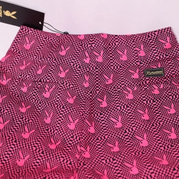 🅽🅴🆆 𝐏𝐋𝐀𝐘𝐁𝐎𝐘 limited edition pleated pink black Playboy bunny shorts M