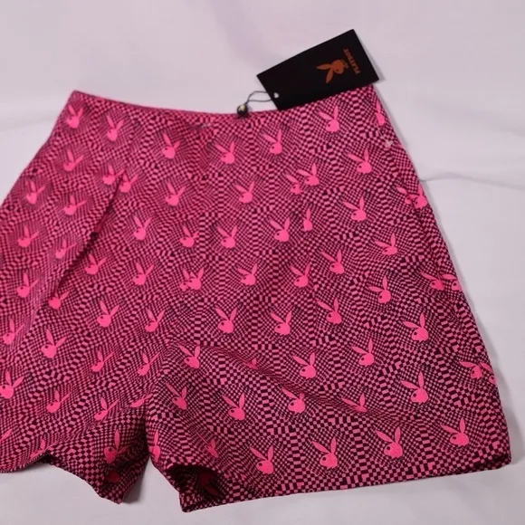 🅽🅴🆆 𝐏𝐋𝐀𝐘𝐁𝐎𝐘 limited edition pleated pink black Playboy bunny shorts M