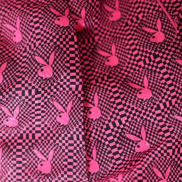 🅽🅴🆆 𝐏𝐋𝐀𝐘𝐁𝐎𝐘 limited edition pleated pink black Playboy bunny shorts M
