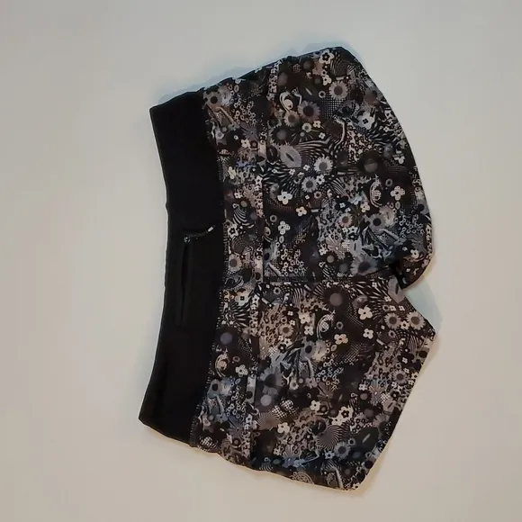 #925 Lululemon seawheeze Shorts size 6 b828.