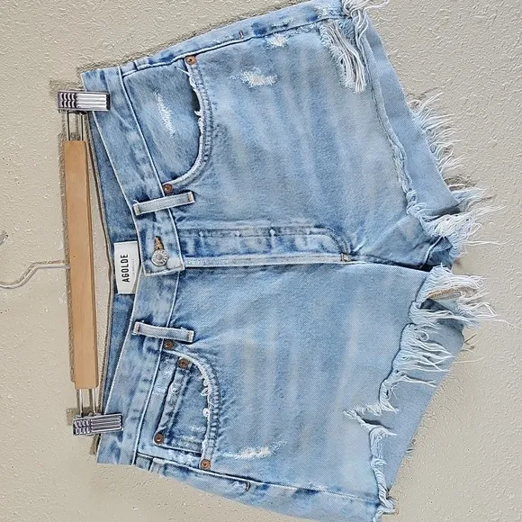 AGOLDE Vintage Parker Cut Off Shorts.