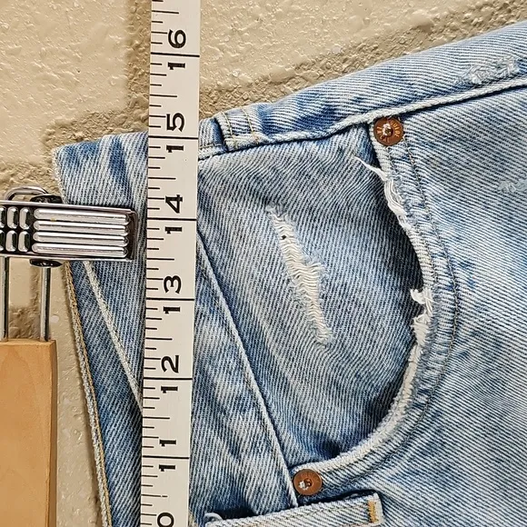 AGOLDE Vintage Parker Cut Off Shorts.