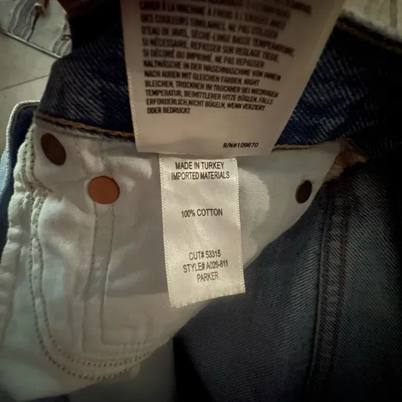 AGOLDE Vintage Parker, distressed denim shorts