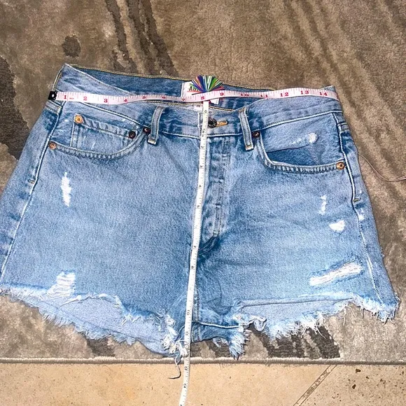AGOLDE Vintage Parker, distressed denim shorts