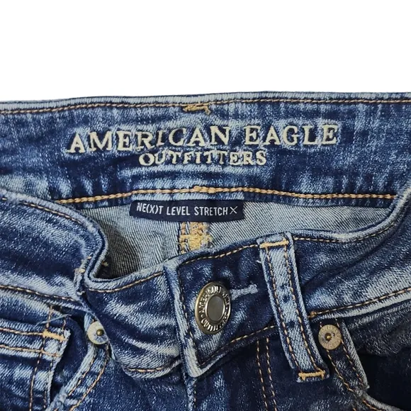 American Eagle Destroyed Hi Rise Shortie in Dark Wash Womens Size 2
