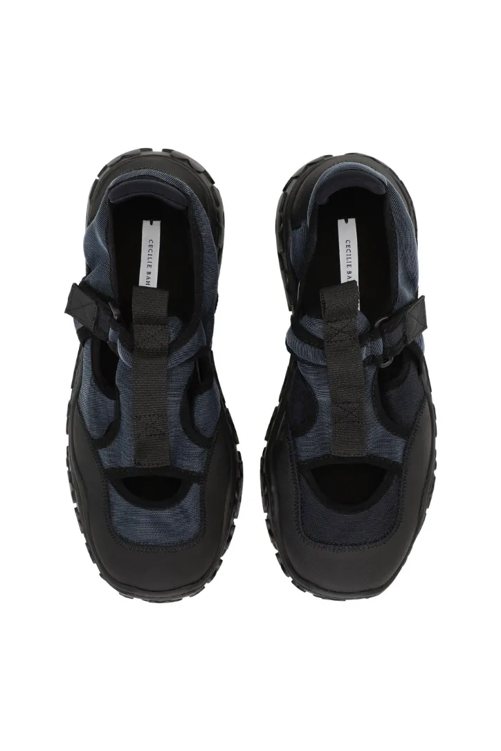 Aria Sneaker