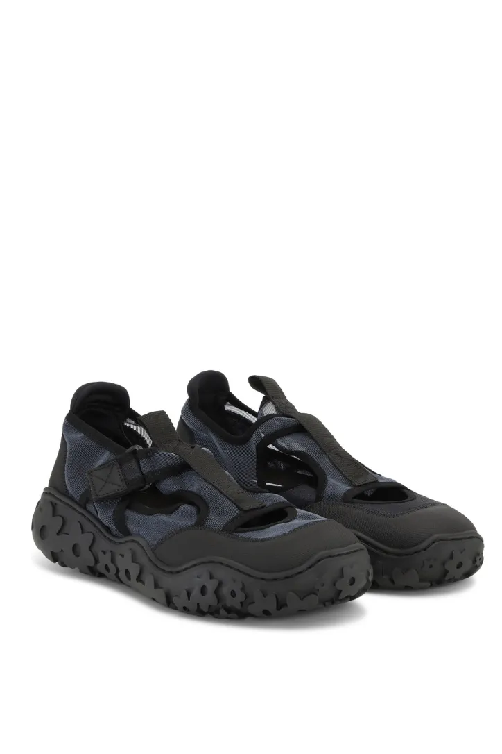 Aria Sneaker