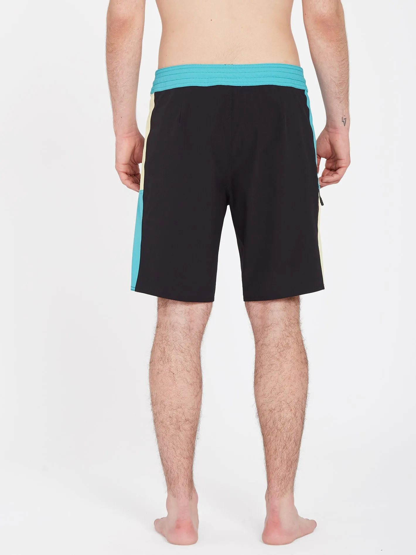 Biased Liberators 19" Badeshorts - BLACK