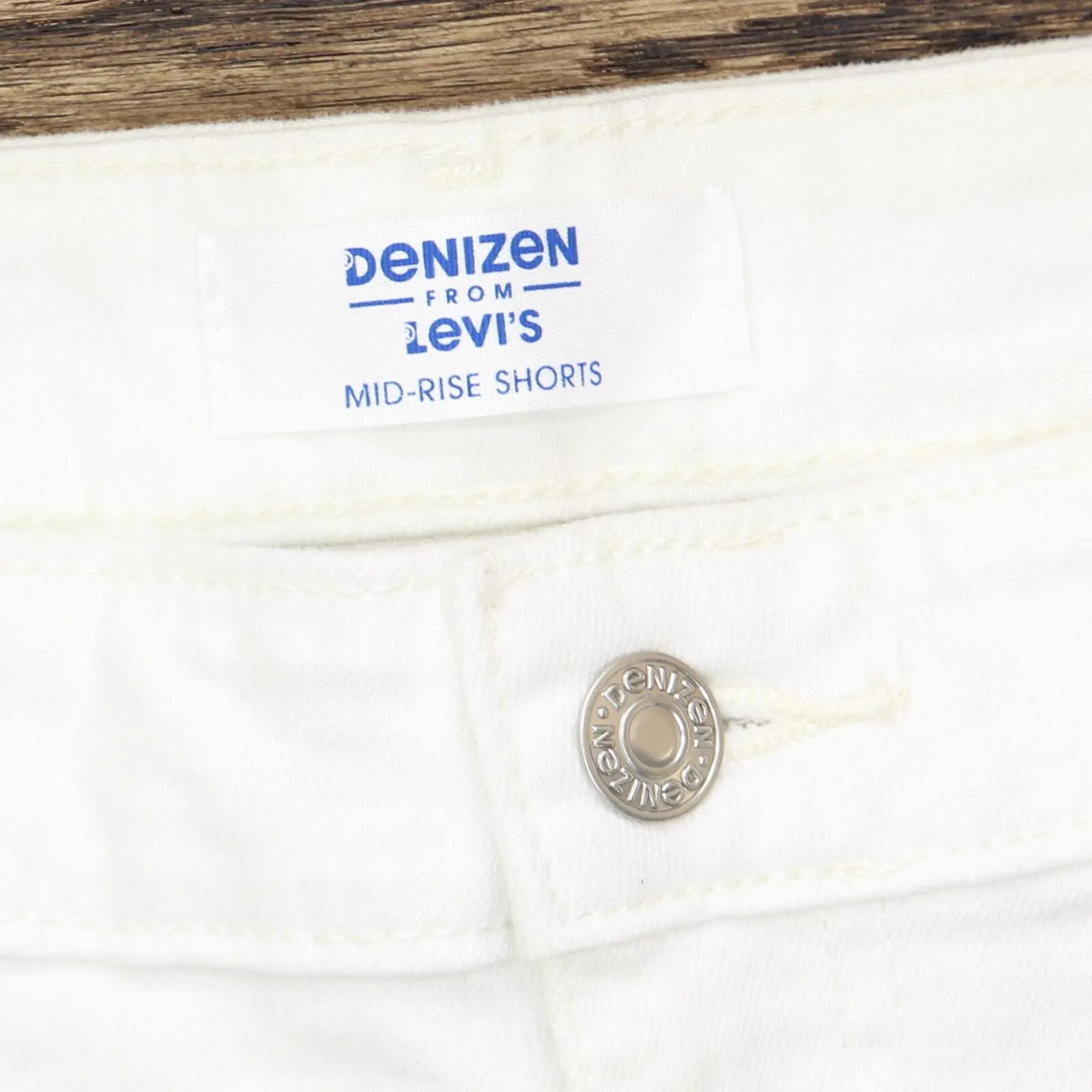 DENIZEN from Levi's Women's Mid-Rise 5" Jean Shorts 84137704