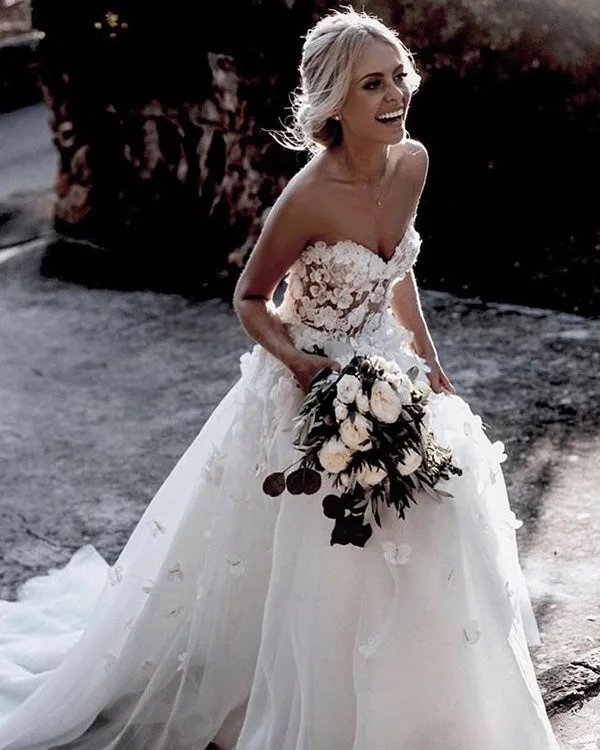 Fashion 2020 Summer Beach Wedding Dresses Sweetheart Lace 3D Flowers Bodice  A-line Organza Wedding Gown