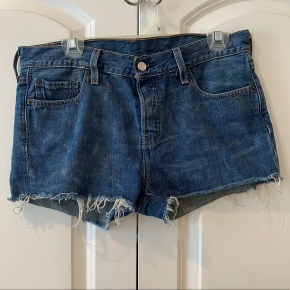 Levi’s 501 Cutoff Shorts