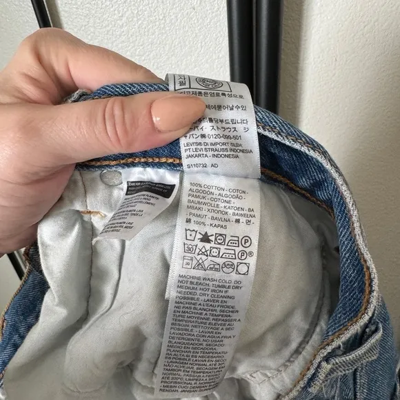 Levi’s medium blue distressed 501 denim jean shorts retro vintage cut offs