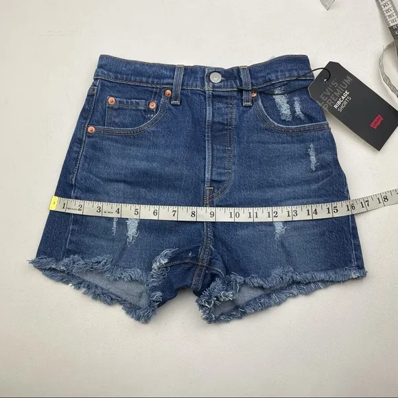 Levi’s Ribcage Ultra-High Rise Cutoff Fit Shorts Size 24
