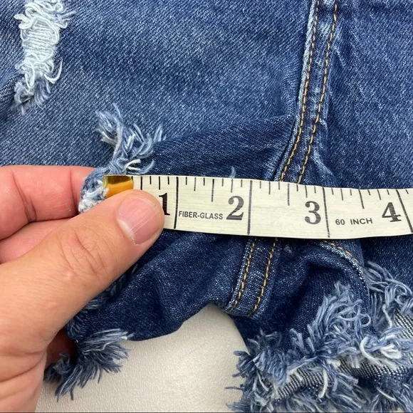 Levi’s Ribcage Ultra-High Rise Cutoff Fit Shorts Size 24
