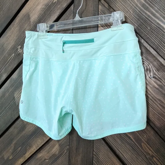 Lululemon 🍋 Athletic fresh teal polka dot shorts