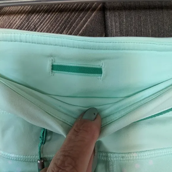 Lululemon 🍋 Athletic fresh teal polka dot shorts