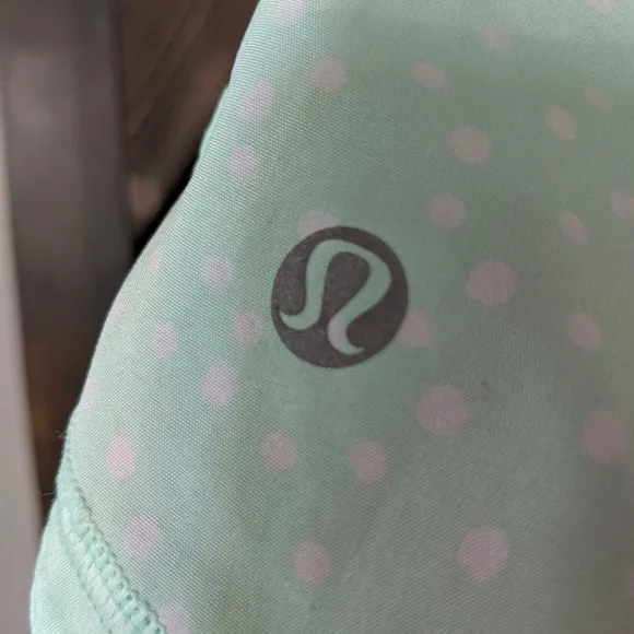 Lululemon 🍋 Athletic fresh teal polka dot shorts
