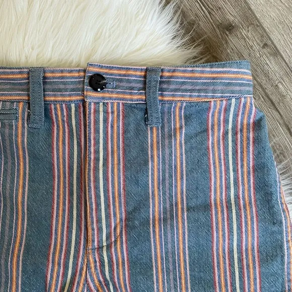 Madewell Emmett shorts in Rainbow stripe size 26