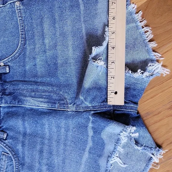 Mavi Raw Hem Vintage Style Denim shorts sz 27 NWOT