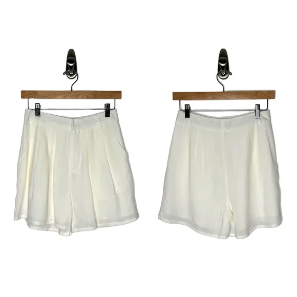 Meshki | NWT Zarah Linen Fitted Shorts in White Small