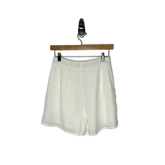 Meshki | NWT Zarah Linen Fitted Shorts in White Small