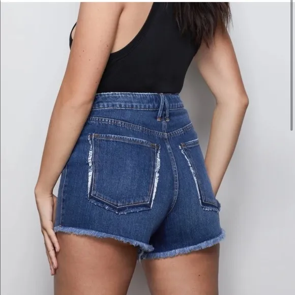 NEW • Good American • Good Vintage Jean Denim Cut Off Shorts Blue418 Womens 24