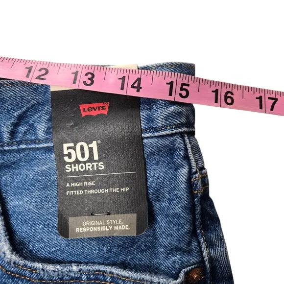 NEW Levi's Premium Women Sz 31 501 Button Fly High Rise Distressed Denim Shorts