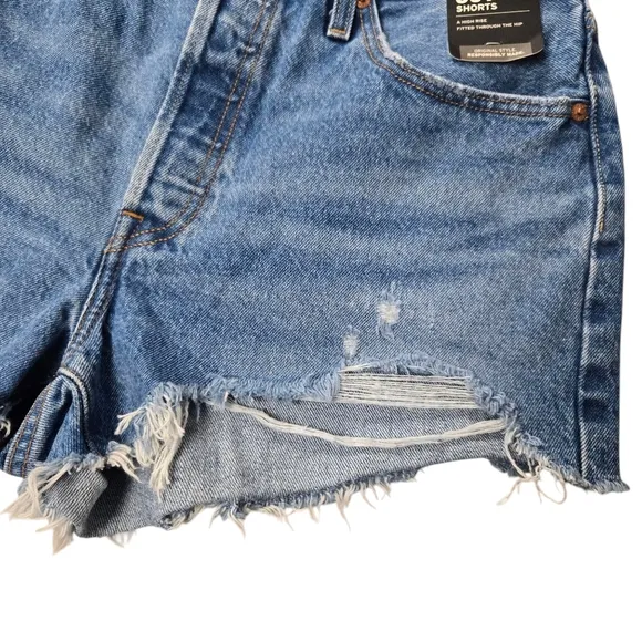 NEW Levi's Premium Women Sz 31 501 Button Fly High Rise Distressed Denim Shorts