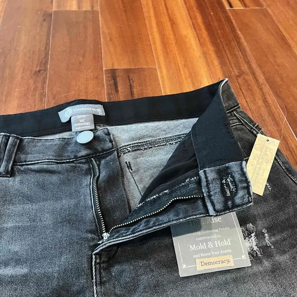 New NWT Democracy Black Jean Shorts Denim High Rise Ab Tech Stretch Size 16W