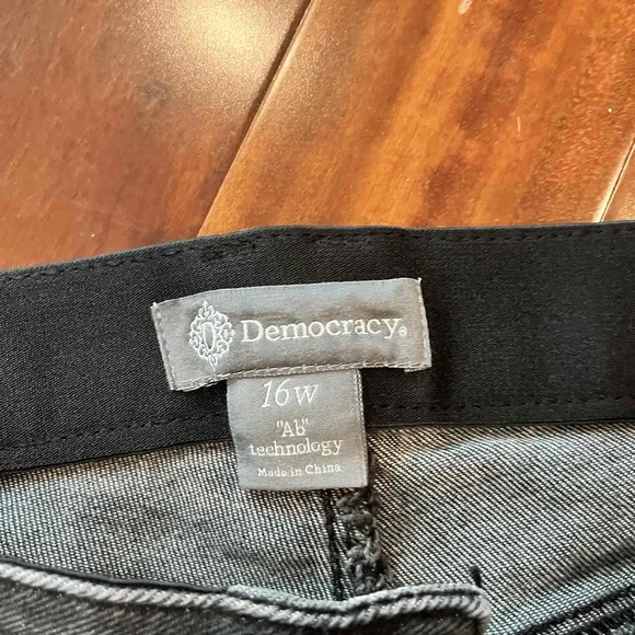 New NWT Democracy Black Jean Shorts Denim High Rise Ab Tech Stretch Size 16W