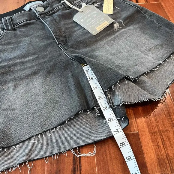 New NWT Democracy Black Jean Shorts Denim High Rise Ab Tech Stretch Size 16W