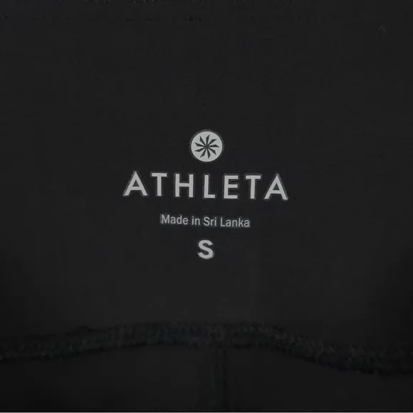 NWOT ATHLETA Printed Athletic Stealth Shortie Spandex Shorts Black White SMALL