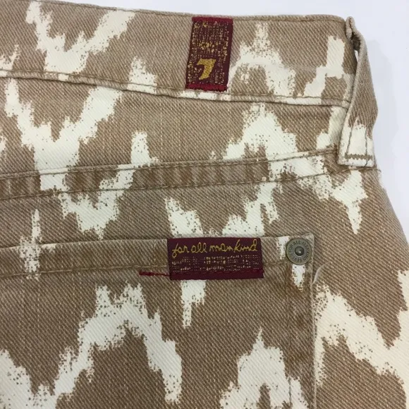 NWT 7 For All Mankind mid-rise raw hem shorts size 28