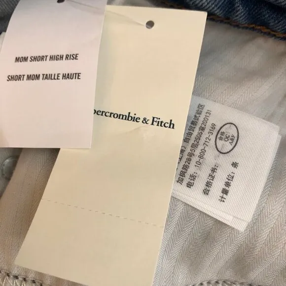 NWT ABERCROMBIE &amp; FITCH High-Rise Mom Shorts Denim Medium Wash Destroyed 34\18