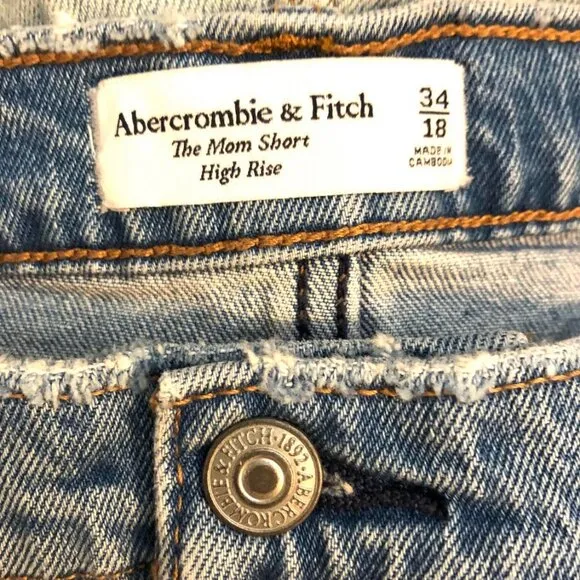 NWT ABERCROMBIE &amp; FITCH High-Rise Mom Shorts Denim Medium Wash Destroyed 34\18