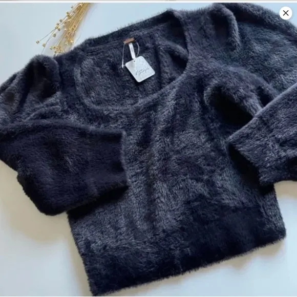 NWT Free People Moonbeam Cropped Pullover Sweater in Black