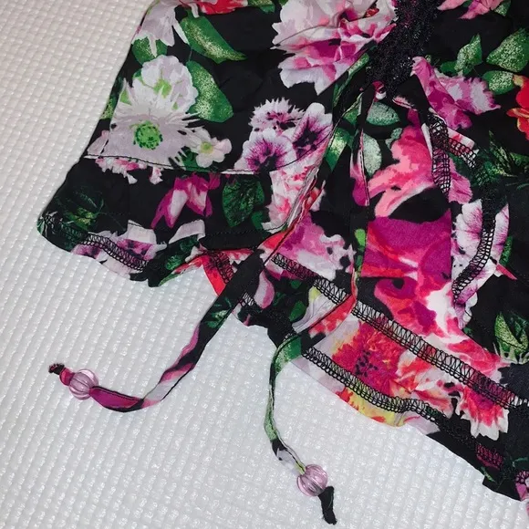 NWT L Betsey Johnson Woven Black Floral Shorts