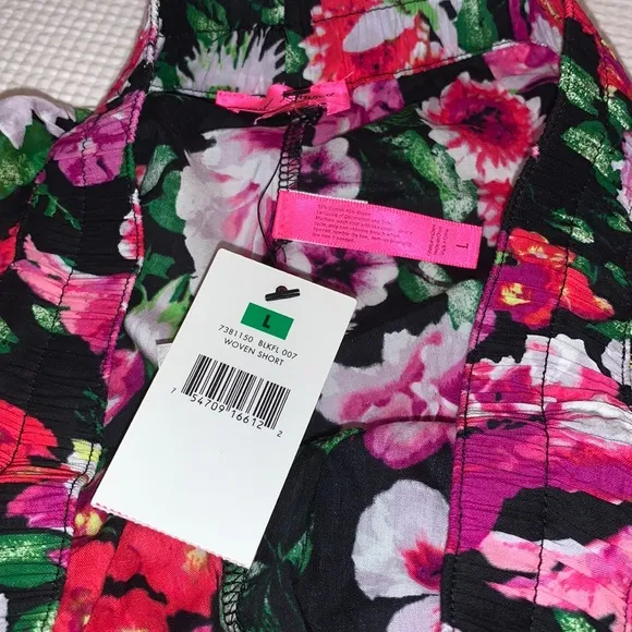 NWT L Betsey Johnson Woven Black Floral Shorts