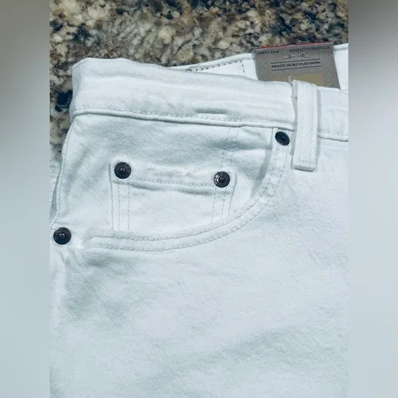 NWT Levi’s Women’s Plus Size 501 Original High Rise Distressed Jean Shorts