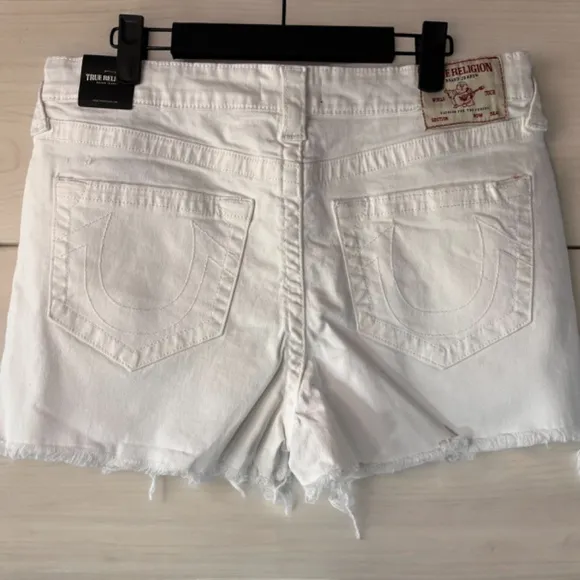 NWT TRUE RELIGION Maisie Vintage High Rise White Denim Fray Hem Jean Shorts