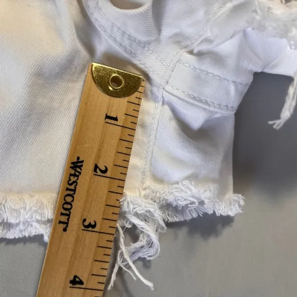 NWT TRUE RELIGION Maisie Vintage High Rise White Denim Fray Hem Jean Shorts