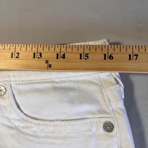 NWT TRUE RELIGION Maisie Vintage High Rise White Denim Fray Hem Jean Shorts