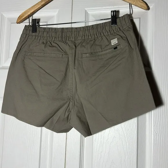 NWT Vuori Vintage Ripstop Short Gravel Women’s Small NWT