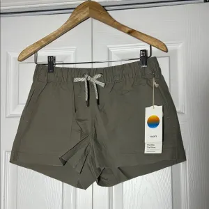 NWT Vuori Vintage Ripstop Short Gravel Women’s Small NWT