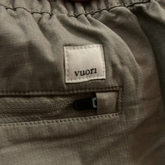NWT Vuori Vintage Ripstop Short Gravel Women’s Small NWT