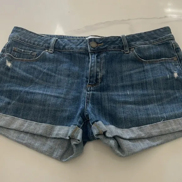 Paige Jimmy jimmy denim shorts in Begonia color. Size 30 in EUC.