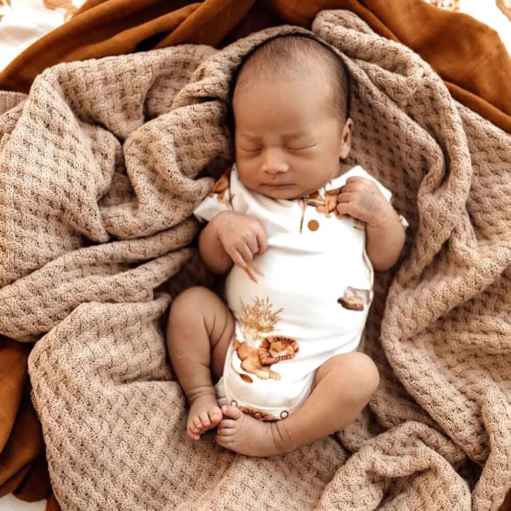 Snuggle Hunny Organic Short Sleeve Bodysuit - Lion