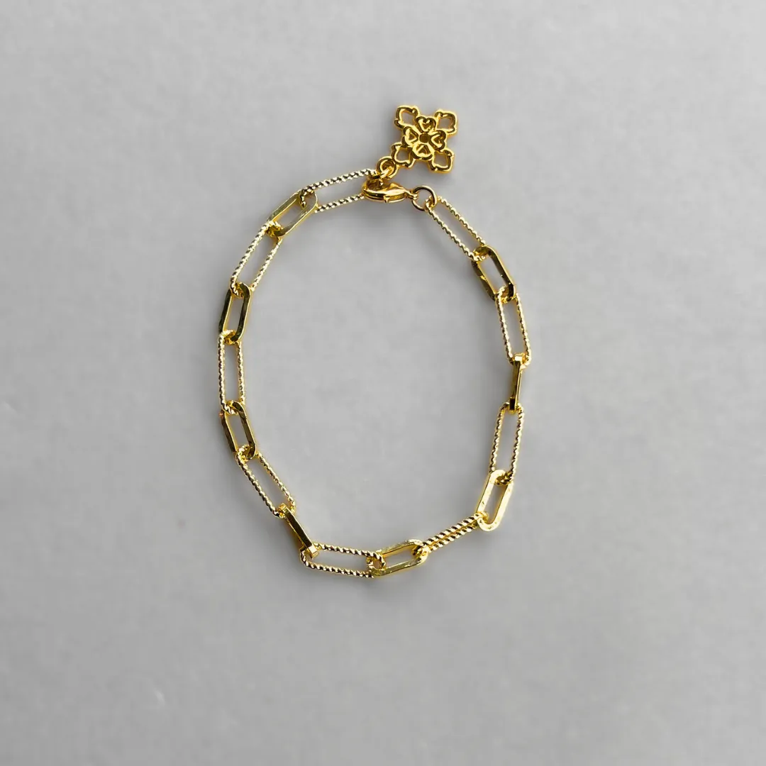 Textured Paper Clip Bracelet