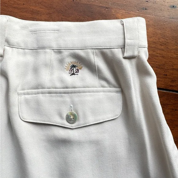 Tommy Bahama 100% Silk High Rise Long Shorts creamy Color Casino Deck Short 8