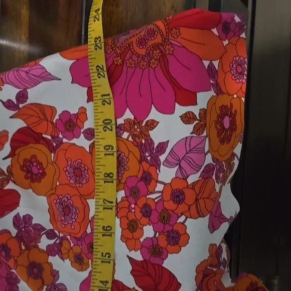 TRINA TURK Corban Skirted Shorts In Tropical Retro Floral Print Sz 14 Red Pink